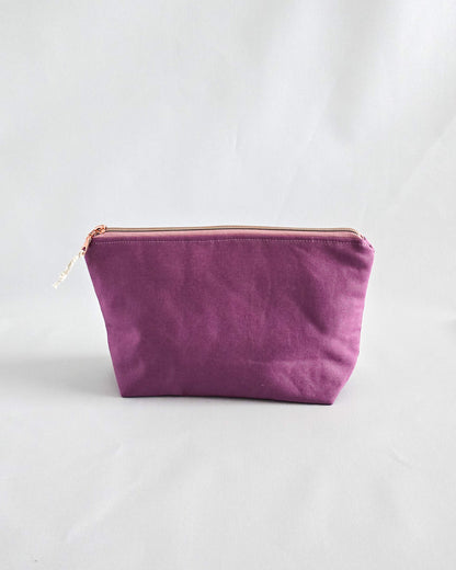 Canvas-Projekttasche mit Lavendel-Teetassen-Innenstoff – Nadelmikado, handgenäht in Bayern