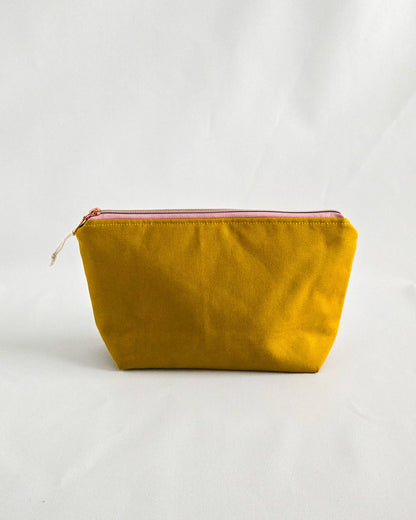 Isvind Bag Honey Canvas – Projekttasche handgenäht in Bayern von Nadelmikado