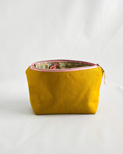 Isvind Bag Honey Canvas – Projekttasche handgenäht in Bayern von Nadelmikado