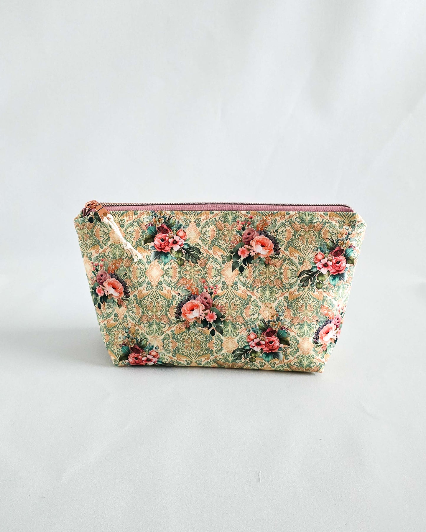 Projekttasche Isvind Bag Vintage Tea Roses – handgenäht in Bayern