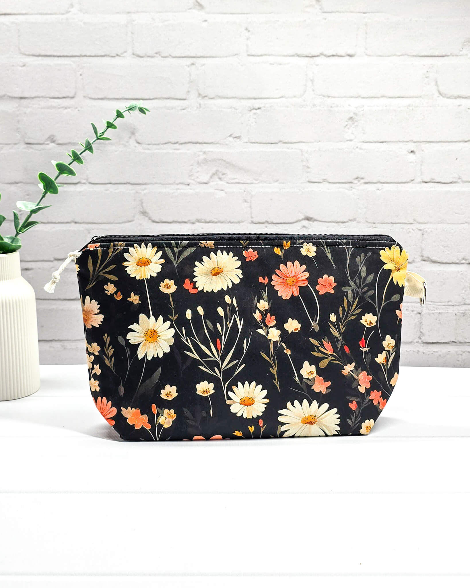 Projekttasche Größe S mit Blumenmotiven - handgenäht in Bayern von Nadelmikado