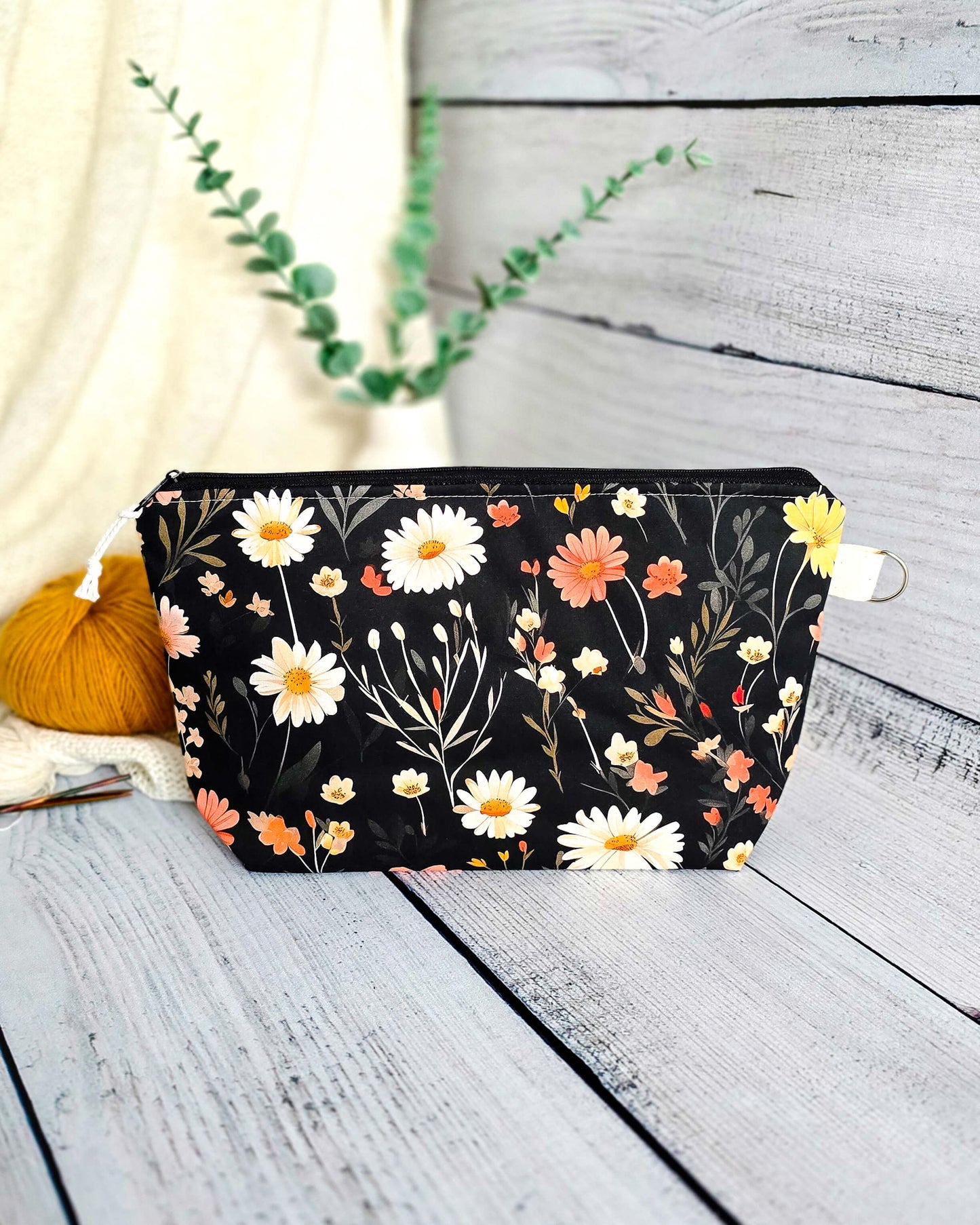 Isvind Bag Wild Meadow – Projekttasche mit Blumenmuster, handgenäht in Bayern von Nadelmikado