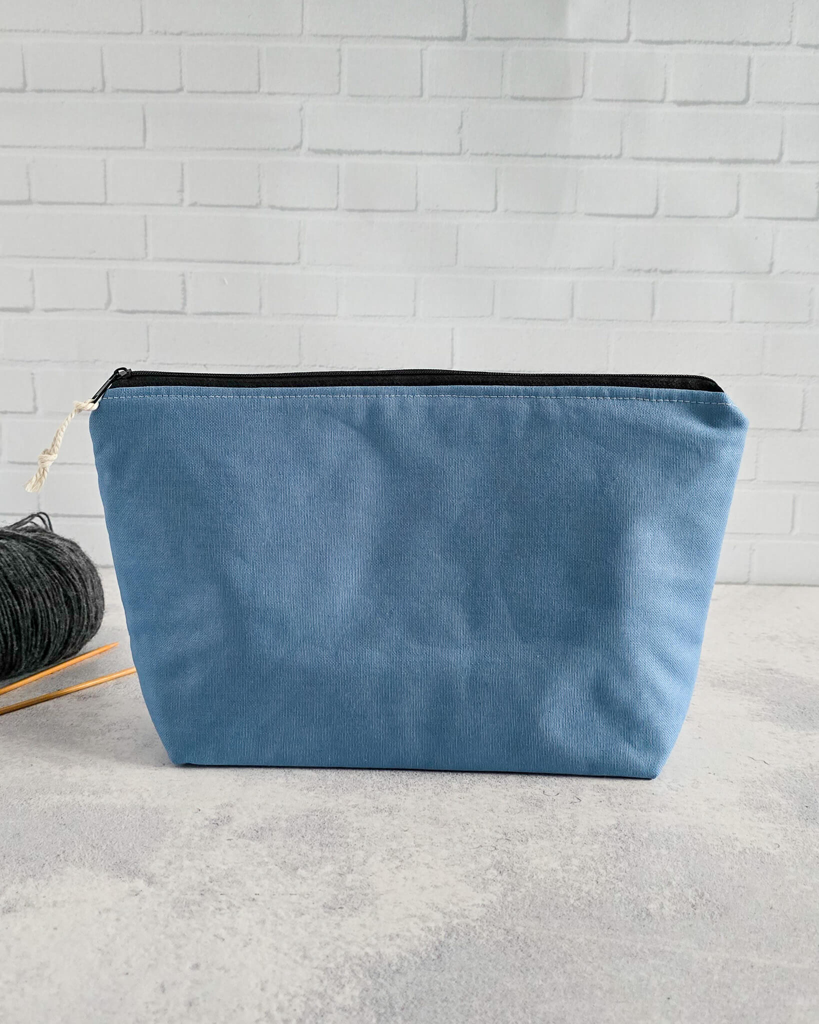 Handgenähte Projekttasche mit Reißverschluss aus Baumwollcanvas - Bayern, Nadelmikado