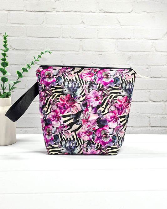 Projekttasche Isvind M Orchideen Zebra Muster handgenäht Bayern von Nadelmikado