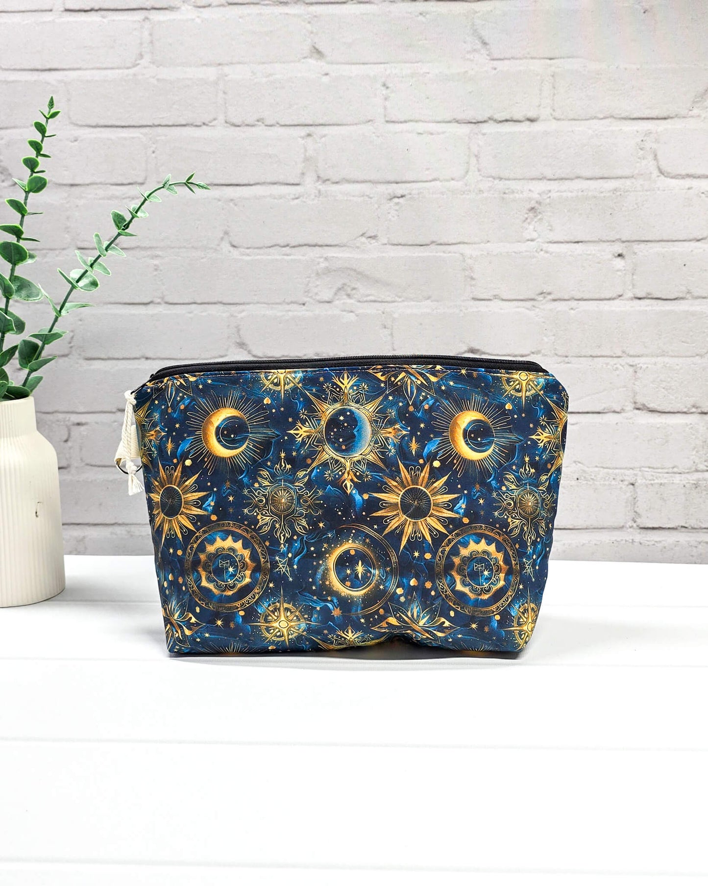 Isvind Projekttasche S mit Reißverschluss Sternenmotiv - handgenäht in Bayern