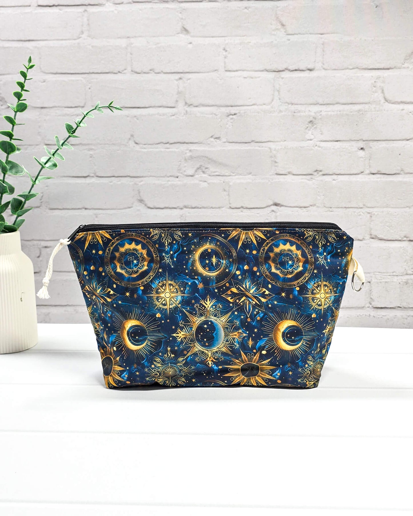 Isvind Projekttasche S mit Reißverschluss Sternenmotiv - handgenäht in Bayern