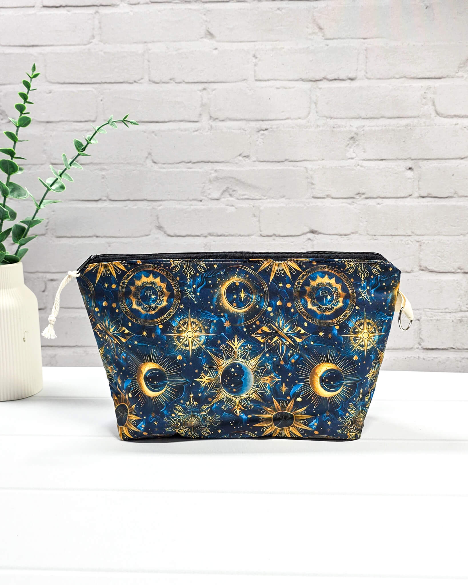 Isvind Projekttasche S mit Reißverschluss Sternenmotiv - handgenäht in Bayern