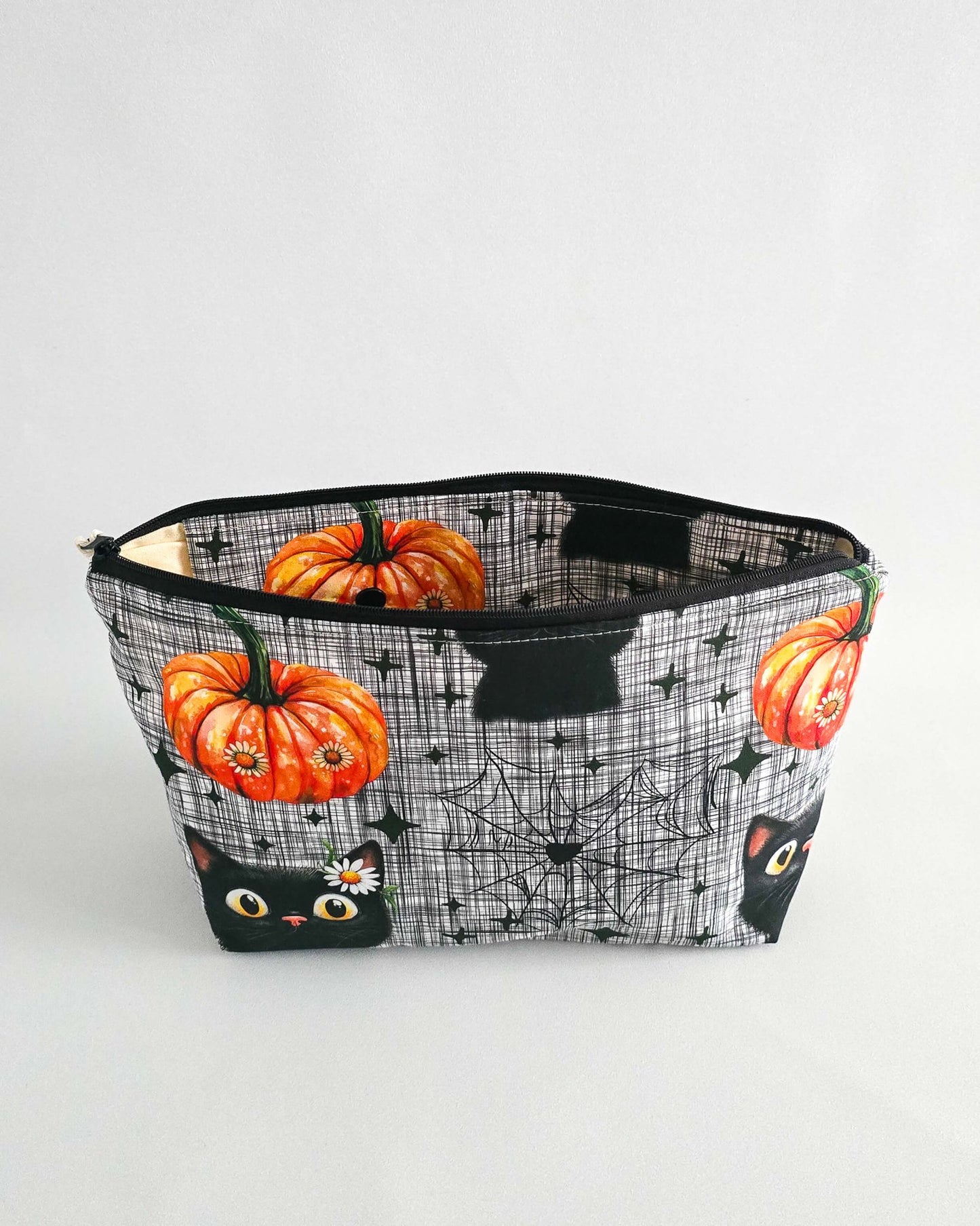 Knit’n Keep Projekttasche „Black Cat Magic“ – Halloween Edition - Nadelmikado