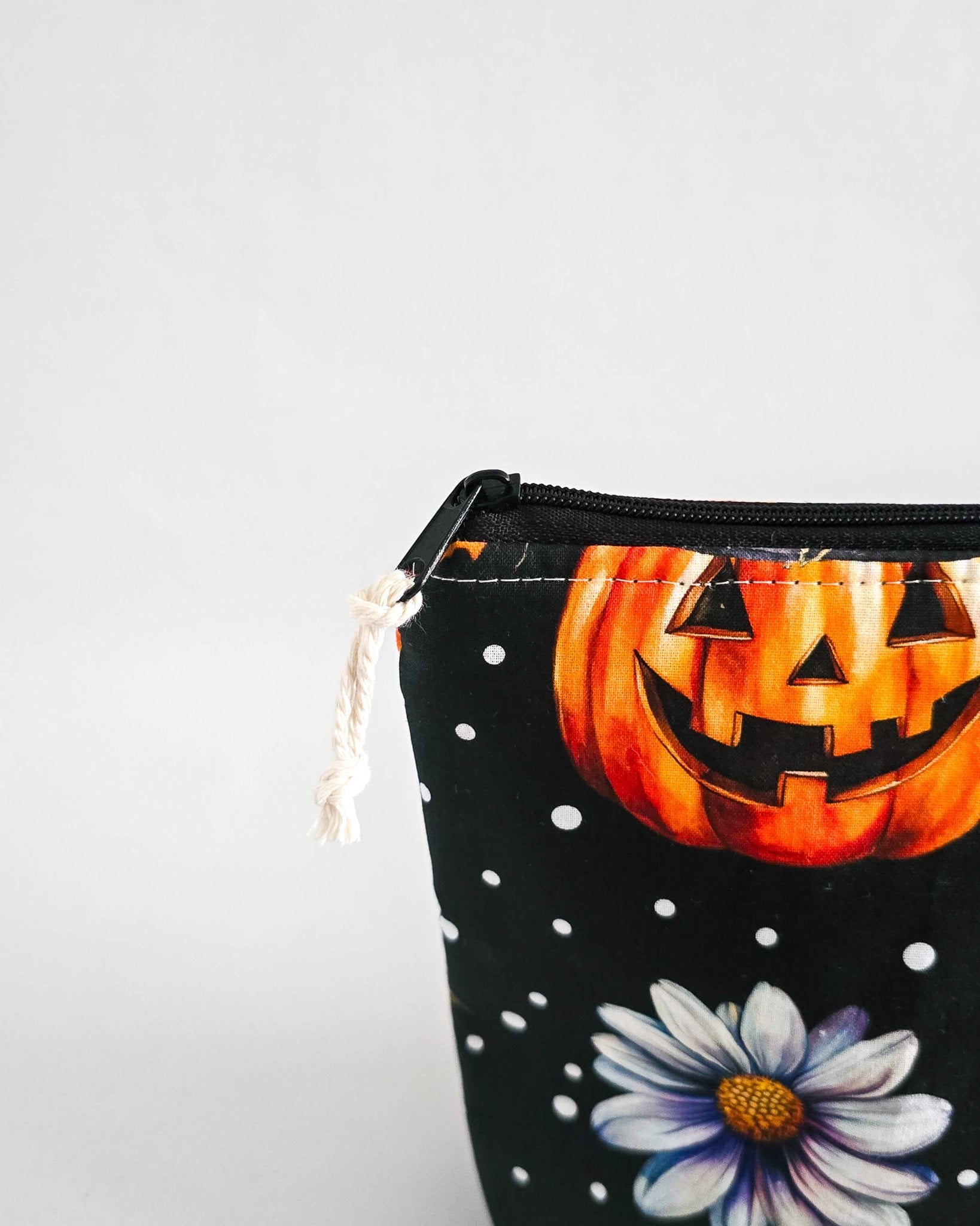 Knit’n Keep Projekttasche „Pumpkin Witch“ – Halloween Edition - Nadelmikado