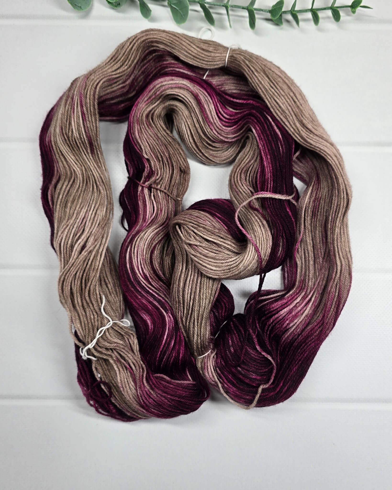 KnitPro Symfonie Terra Cafe Rose Sockenwolle in Taupe, Bordeaux und Rosé
