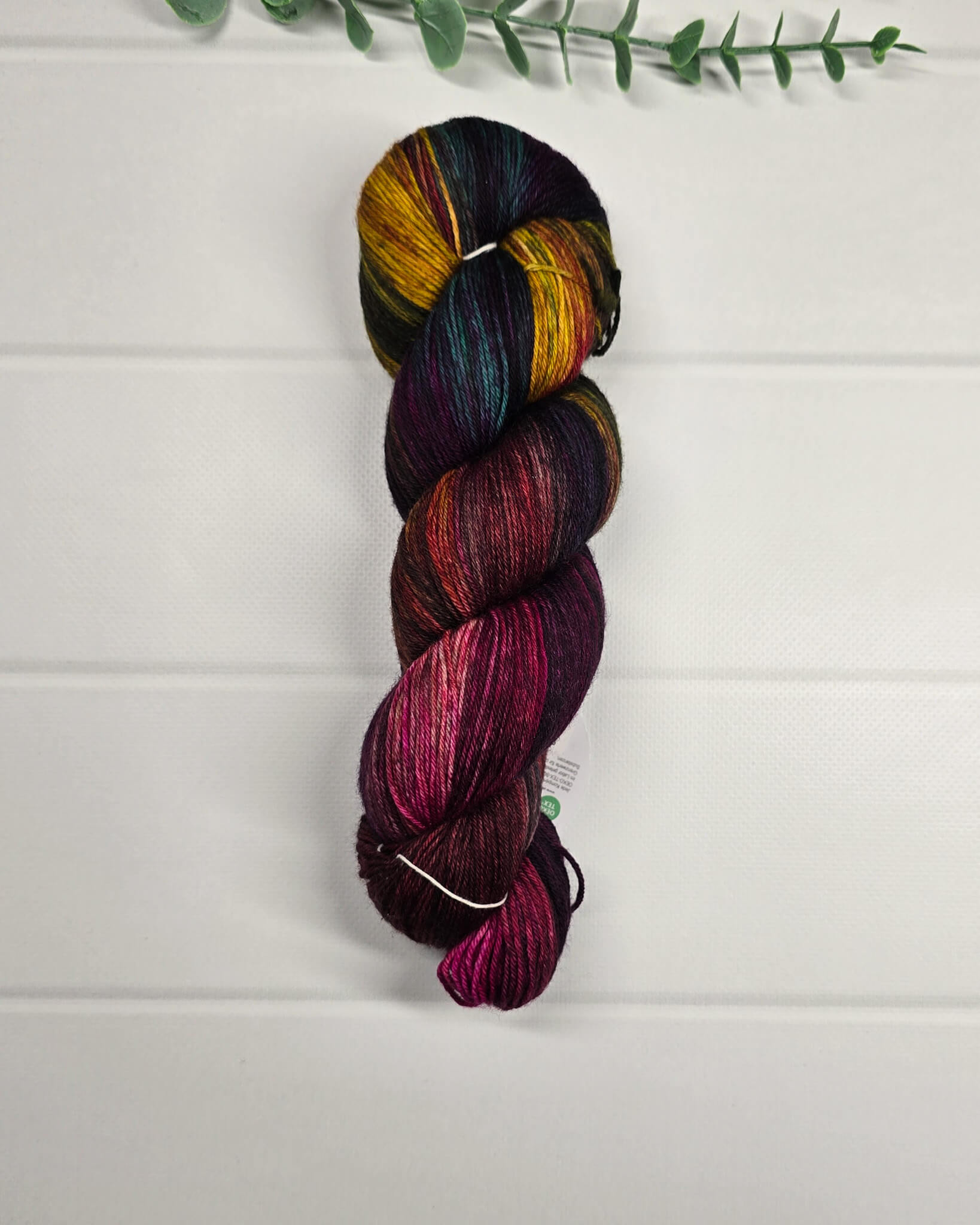 KnitPro Symfonie Terra Harvest Vine Sockenwolle in Bordeaux, Violett, Gold und Petrol