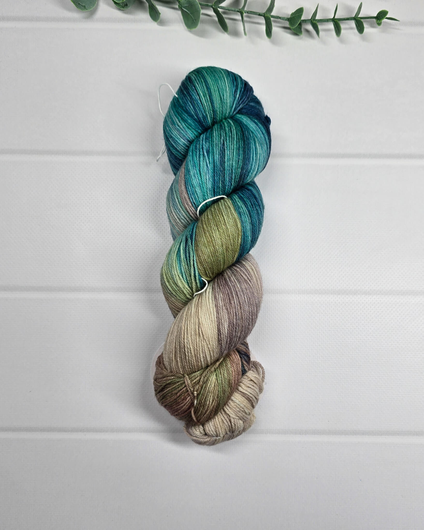 KnitPro Symfonie Terra Sandy Sea Sockenwolle in Petrol, Türkis, Grün und Beige