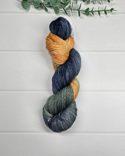 KnitPro Symfonie Terra NewYork NewYork – handgefärbte Sockenwolle in Blaugrau, Salbeigrün und Curry