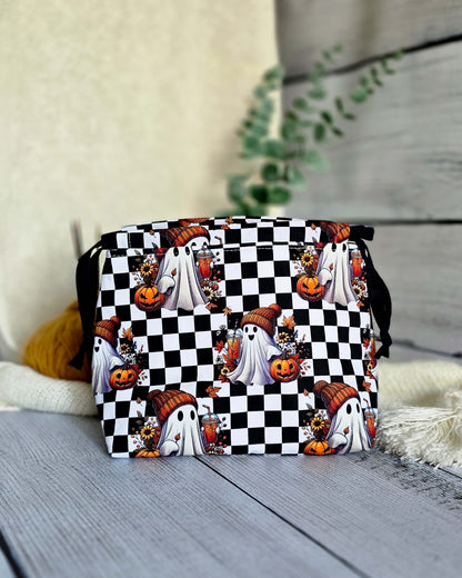 Lyra Projekttasche Halloween Geist im Checkerboard-Design, handgenäht in Deutschland