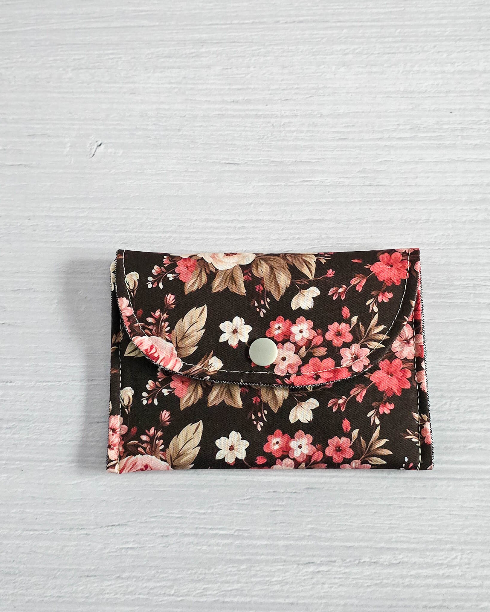 Mini-Pouch Autumn Roses mit floralem Muster - handgenäht in Bayern von Nadelmikado