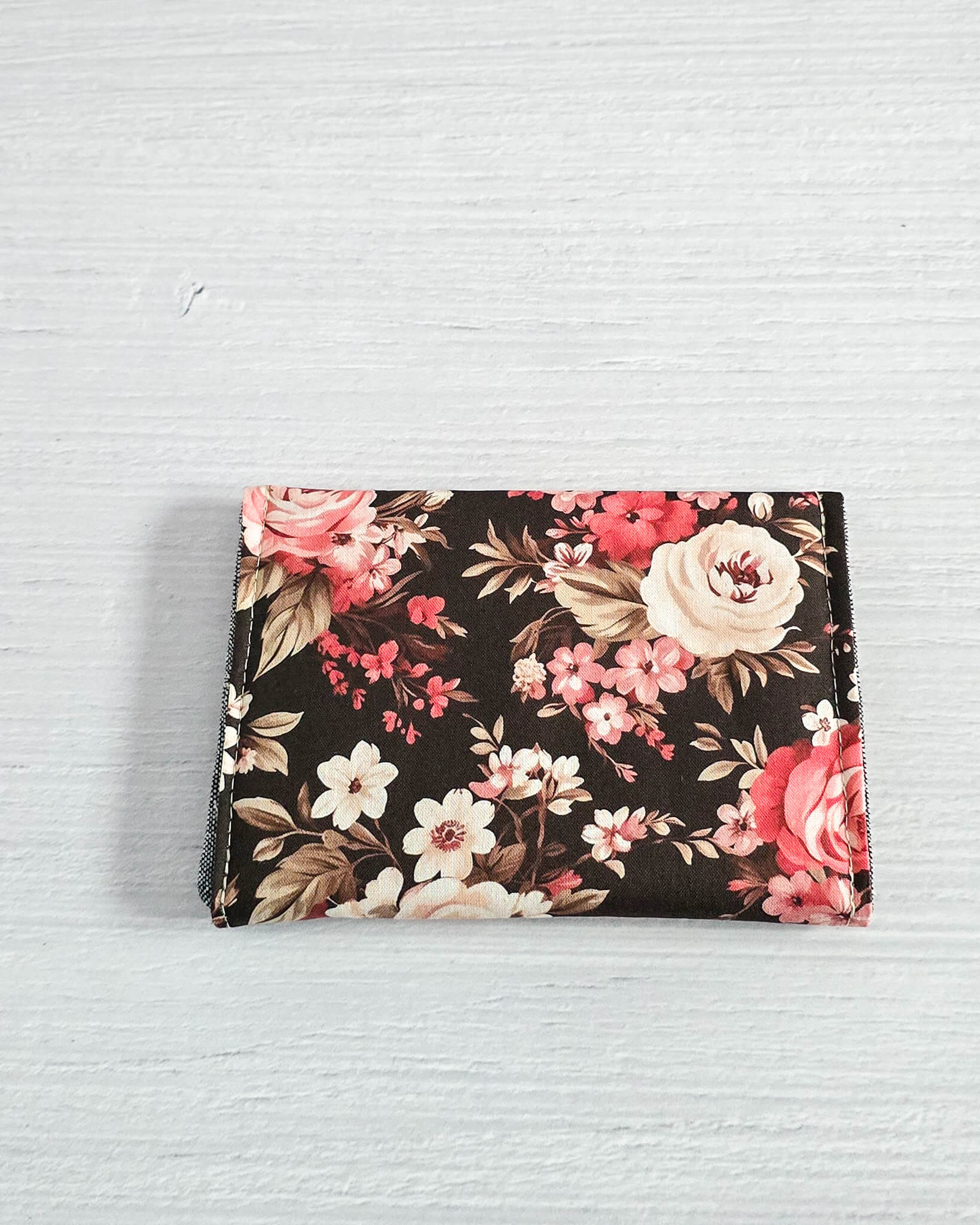 Mini-Pouch Autumn Roses mit floralem Muster - handgenäht in Bayern von Nadelmikado