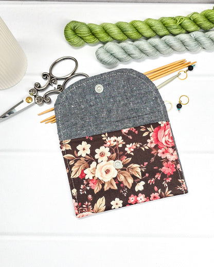 Mini-Pouch Autumn Roses mit floralem Muster - handgenäht in Bayern von Nadelmikado