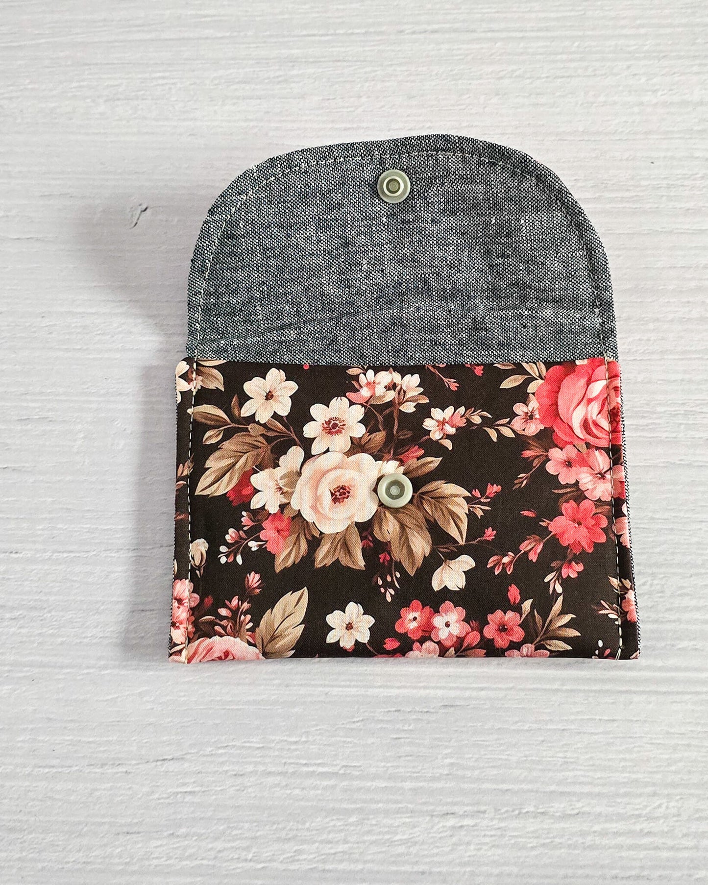 Mini-Pouch Autumn Roses mit floralem Muster - handgenäht in Bayern von Nadelmikado