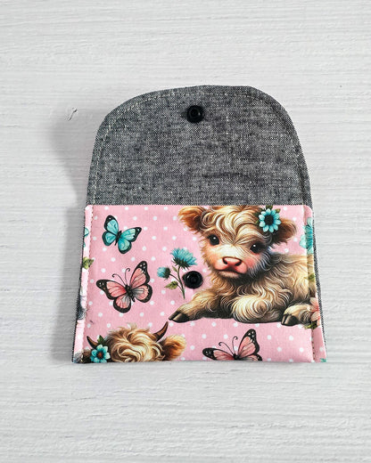 Mini-Pouch Highland Charm mit Highlandrind und Schmetterlingen - handgenäht in Bayern von Nadelmikado
