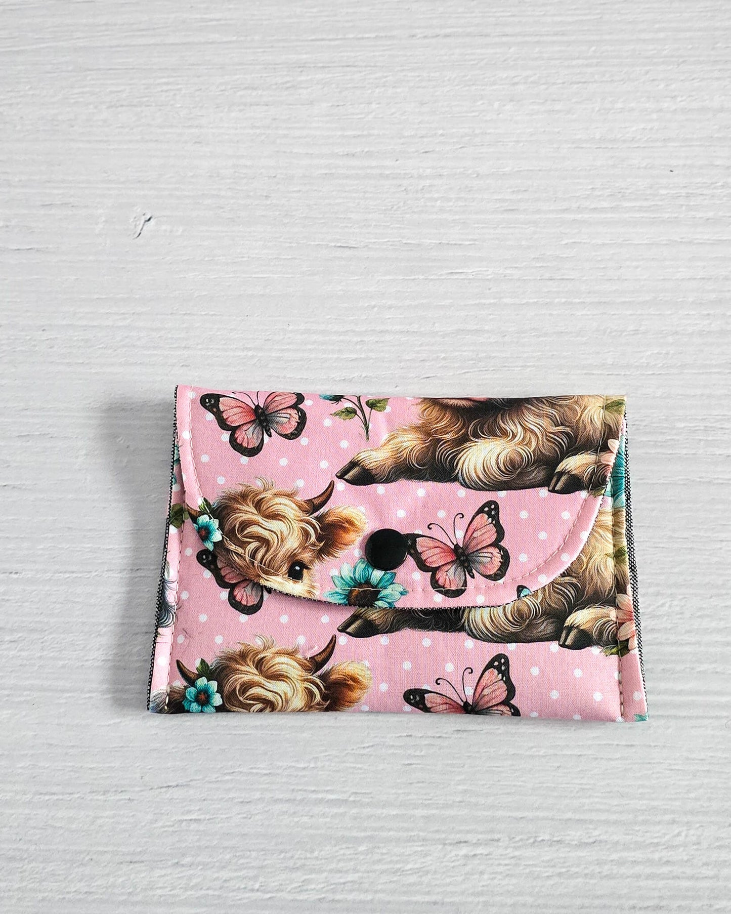 Mini-Pouch Highland Charm mit Highlandrind und Schmetterlingen - handgenäht in Bayern von Nadelmikado