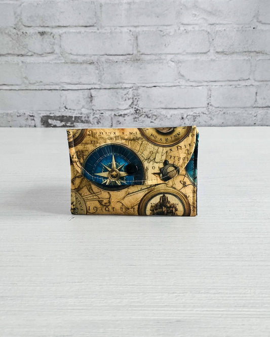 Mini-Pouch Old Maps mit Karten- und Kompassmotiv - handgenäht in Bayern von Nadelmikado