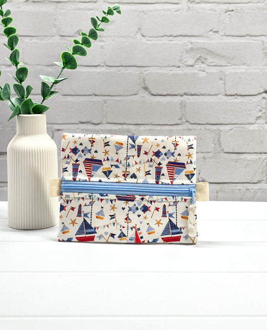 Mini Zip Pouch maritim Segelboot handgenäht in Bayern von Nadelmikado