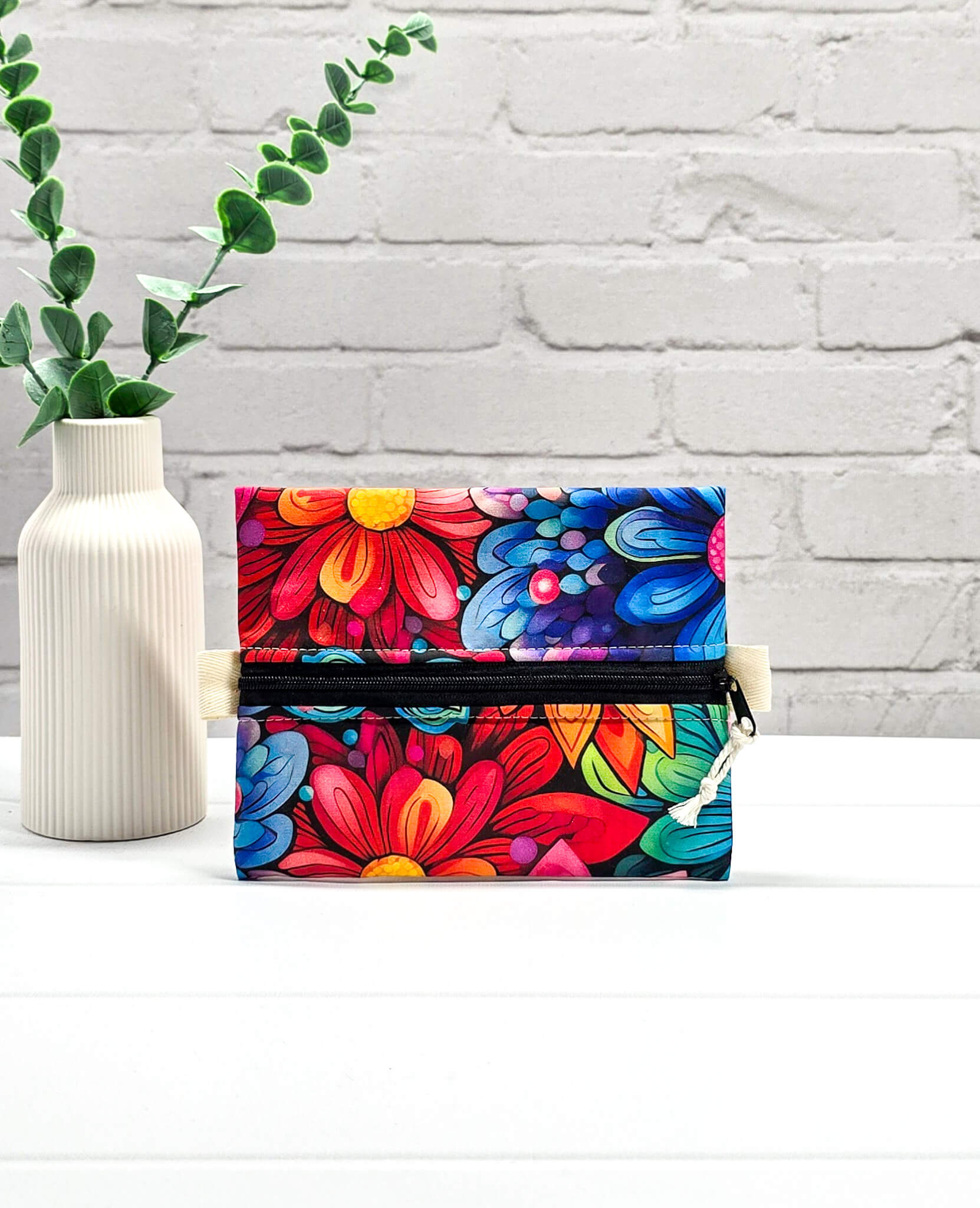 Mini Zip Pouch bunt Blumen modern handgenäht Bayern von Nadelmikado