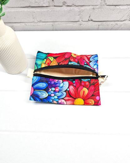 Mini Zip Pouch bunt Blumen modern handgenäht Bayern von Nadelmikado