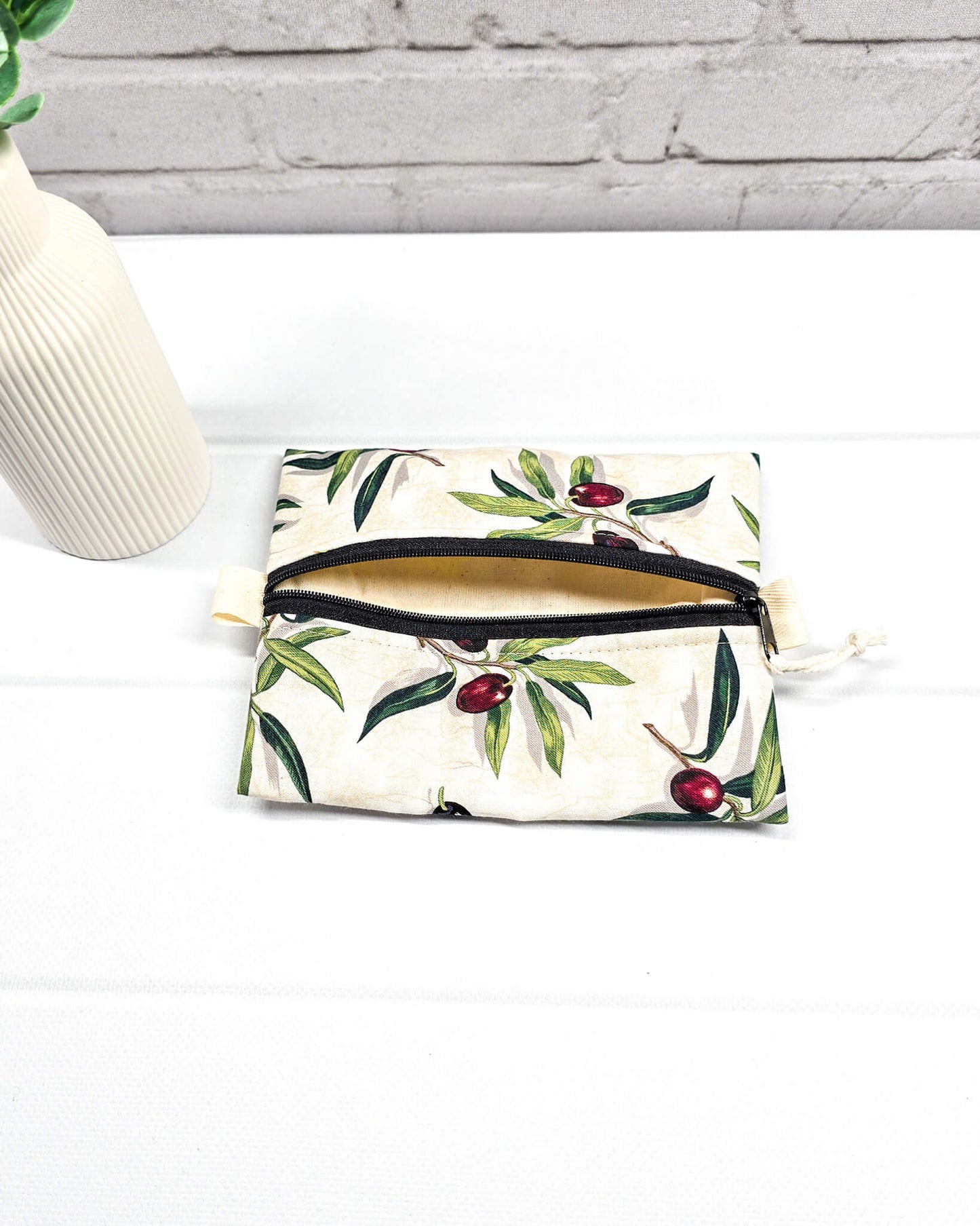 Mini Zip Pouch Olivenzweig Stoff handgenäht Bayern von Nadelmikado