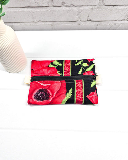 Mini Zip Pouch Mohnblumen rot schwarz handgenäht Bayern von Nadelmikado
