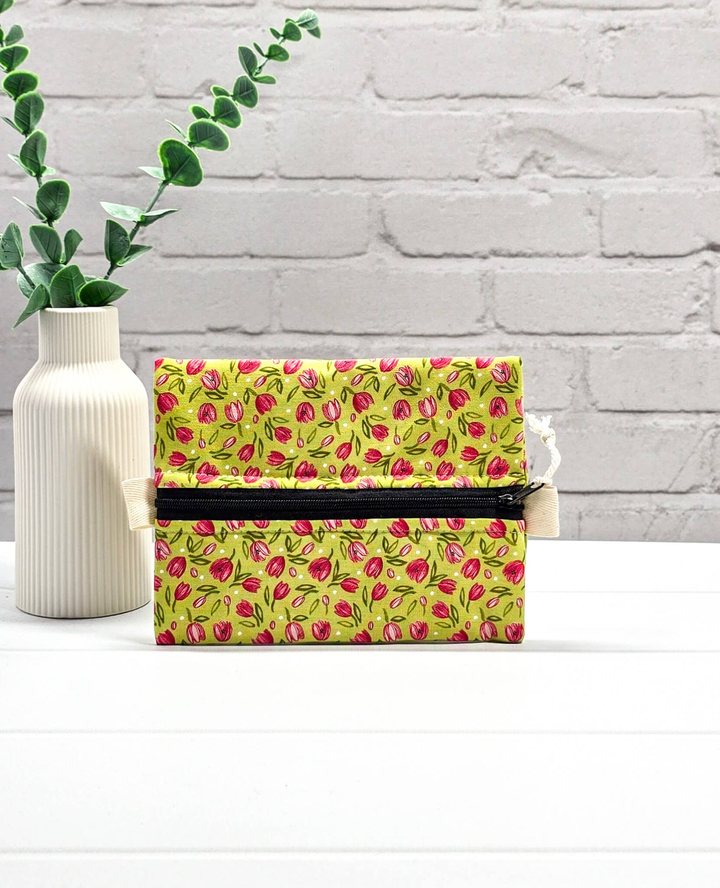Mini Zip Pouch Tulpen Muster gelb rot handgenäht in Bayern von Nadelmikado