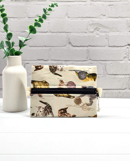 Mini Zip Pouch Katzen Wollknäuel handgenäht in Bayern von Nadelmikado