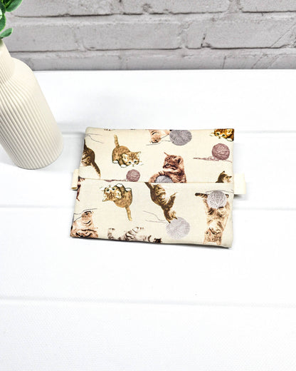 Mini Zip Pouch Katzen Wollknäuel handgenäht Bayern von Nadelmikado