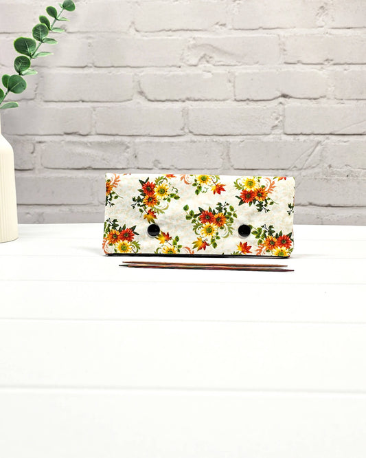 Nadelgarage 15 cm mit Herbstblüten handgenäht in Bayern von Nadelmikado