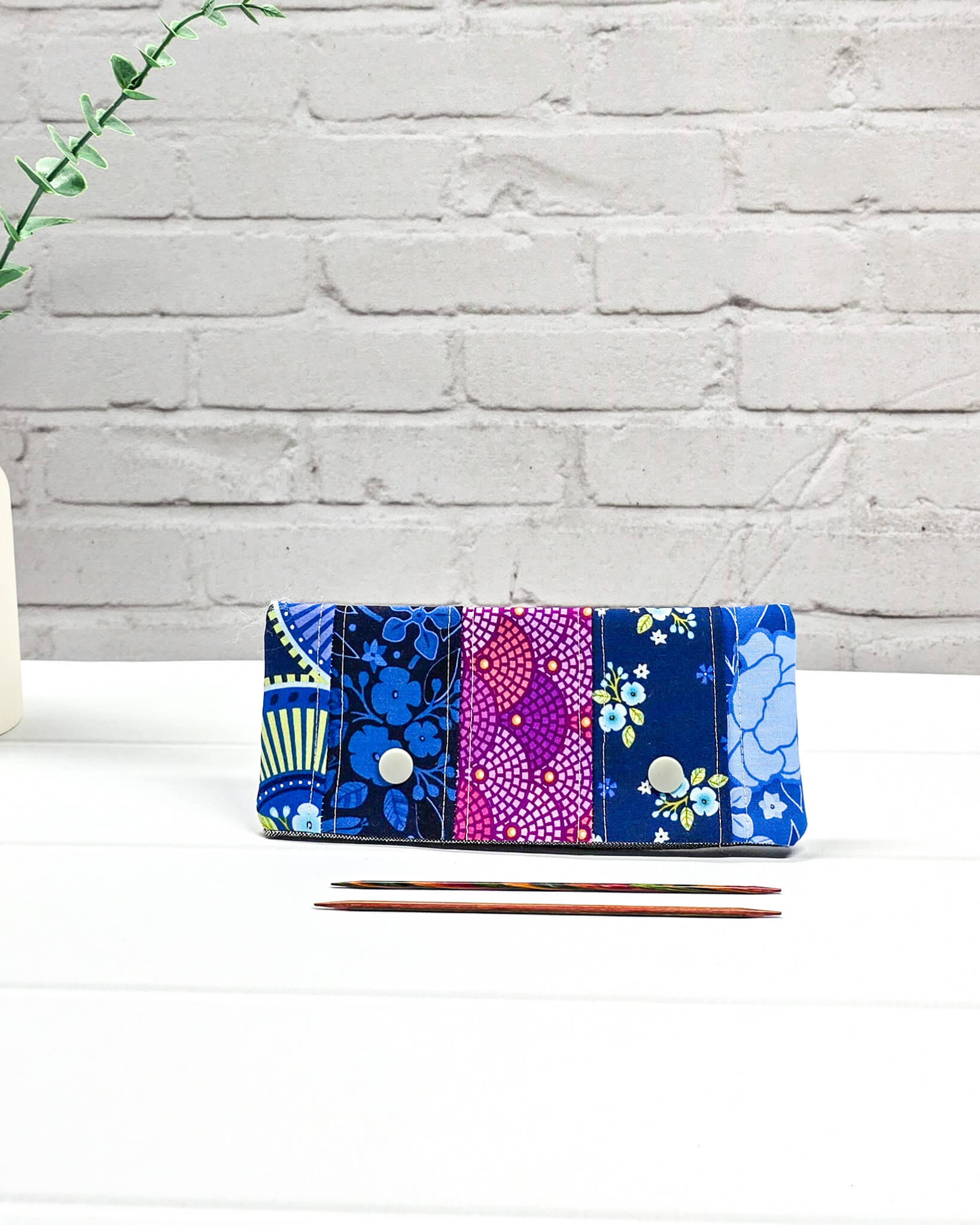 Nadelgarage 15 cm blau pink Blumen Nadelmikado - handgenäht in Bayern