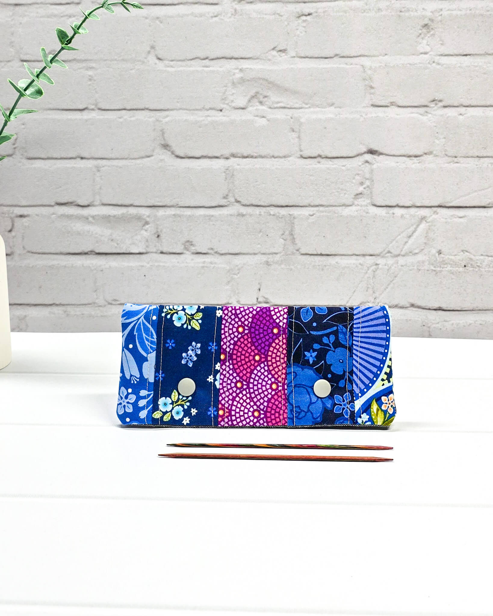 Nadelgarage 15 cm blau pink Blumen Nadelmikado - handgenäht in Bayern