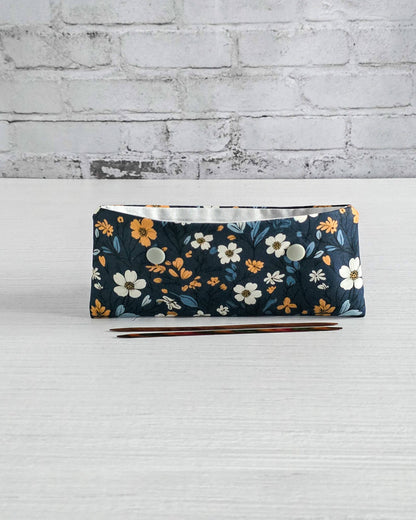 Nadelgarage 15 cm Blue Meadow, handgenäht in Bayern von Nadelmikado