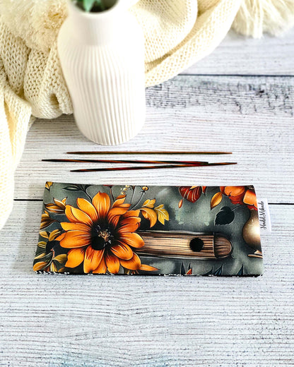 Nadelgarage 15 cm – Handgenähte Aufbewahrung für Nadelspiele mit Blumenmotiv