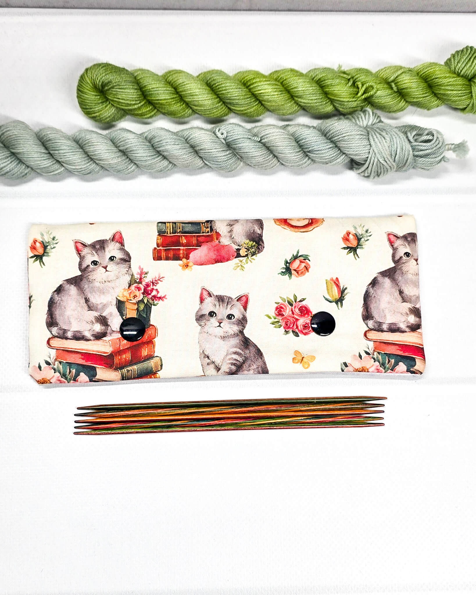 Nadelgarage 15 cm Katze Bücher Motiv Nadelmikado - Handgenäht in Bayern