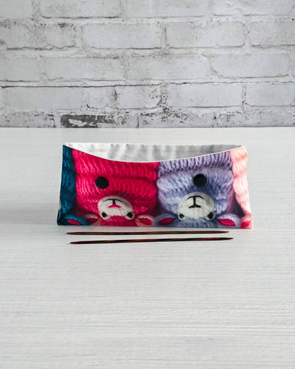 Nadelgarage 15 cm mit bunten Schafen, handgenäht in Bayern von Nadelmikado