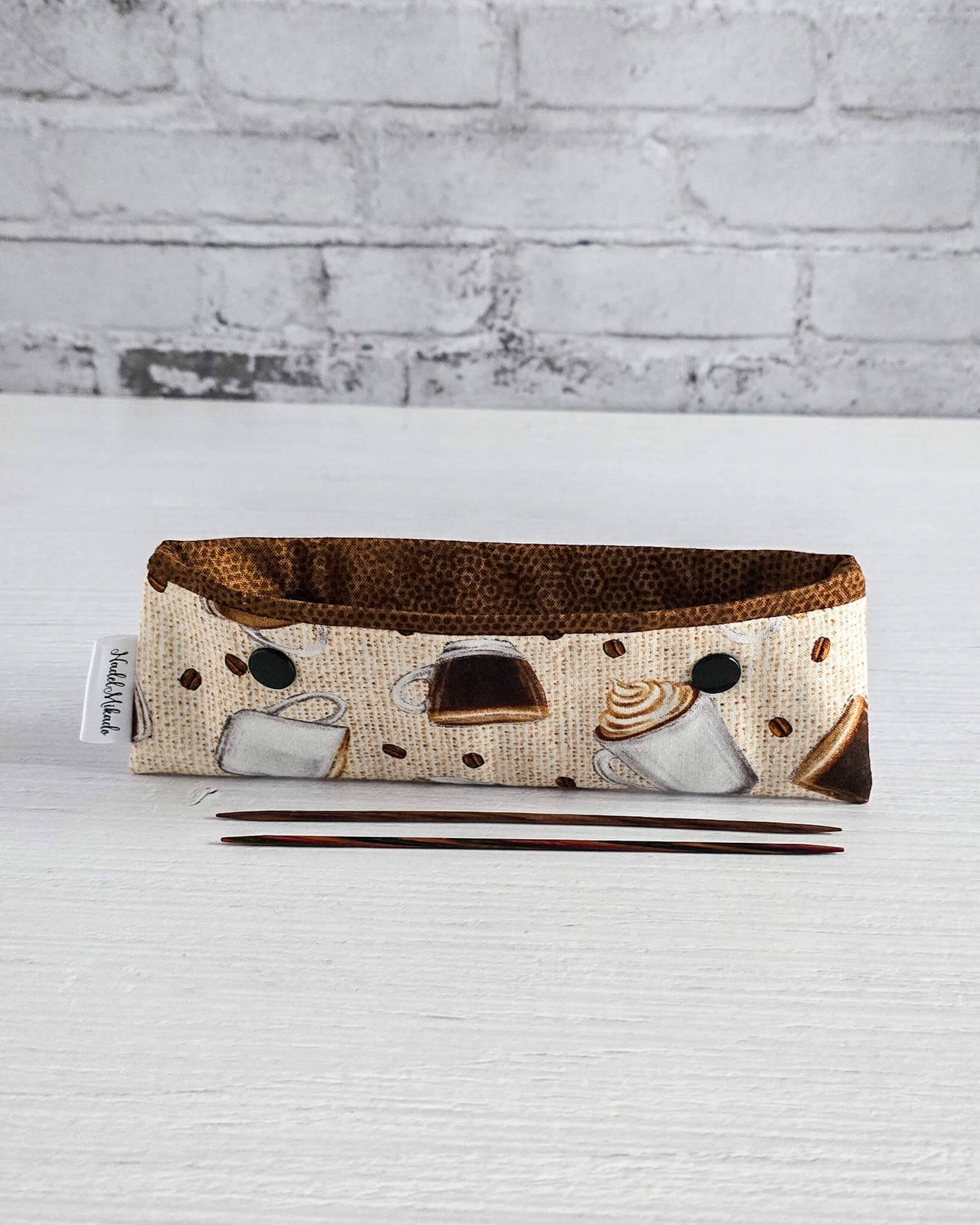 Nadelgarage 15 cm Coffee Break mit Kaffeemotiv - handgenäht in Bayern von Nadelmikado