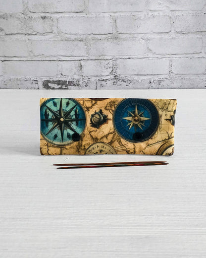 Nadelgarage 15 cm Compass Rose mit Kartenmotiv + handgenäht in Bayern von Nadelmikado