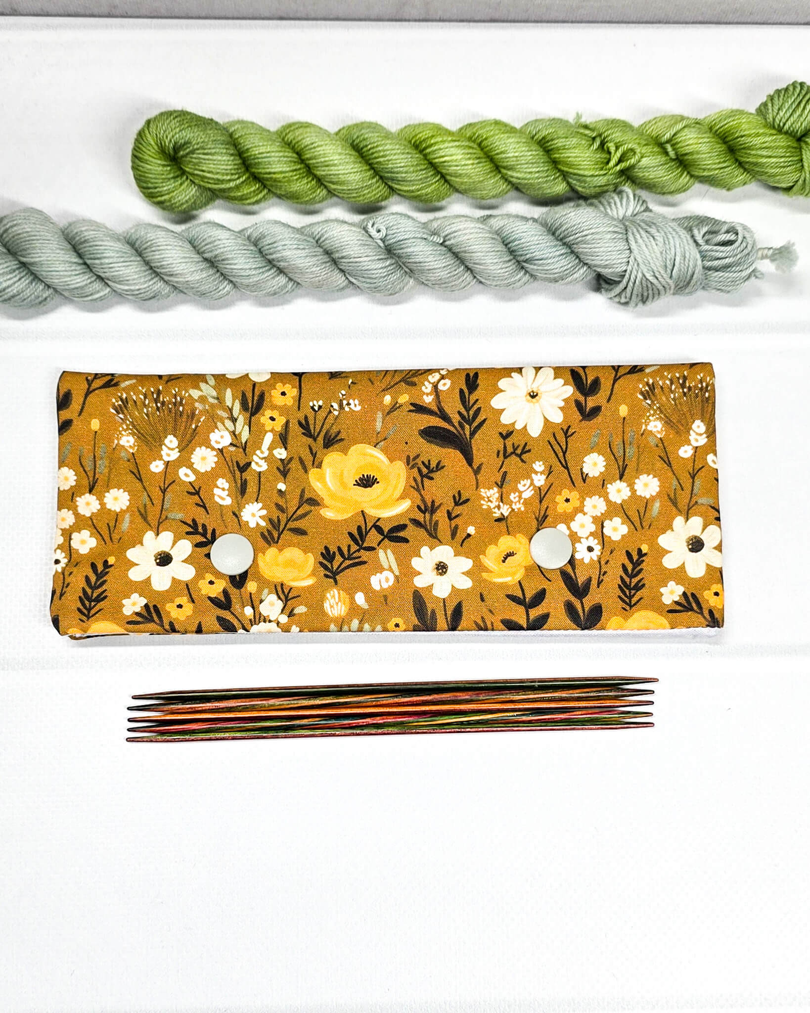 Nadelgarage 15 cm Golden Meadow, handgenäht in Bayern von Nadelmikado