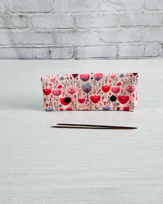 Nadelgarage 15 cm mit floralen Herzmotiven, handgenäht in Bayern von Nadelmikado