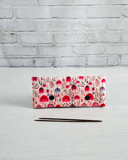 Nadelgarage 15 cm mit floralen Herzmotiven, handgenäht in Bayern von Nadelmikado