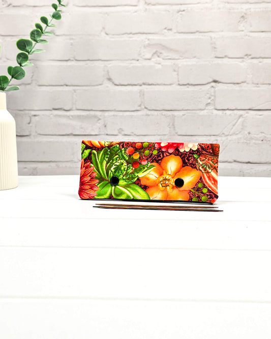 Nadelgarage 15 cm mit orange grünen Blüten handgenäht in Bayern von Nadelmikado