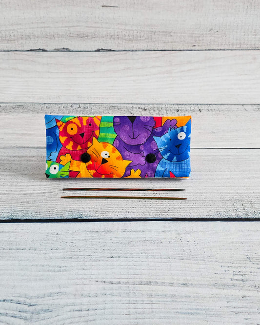 Nadelgarage 15 cm Katzenmotiv bunt handgenäht Bayern von Nadelmikado