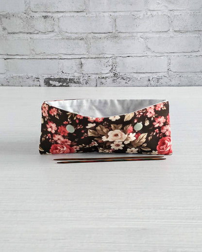 Nadelgarage 15 cm Midnight Roses, handgenäht in Bayern von Nadelmikado