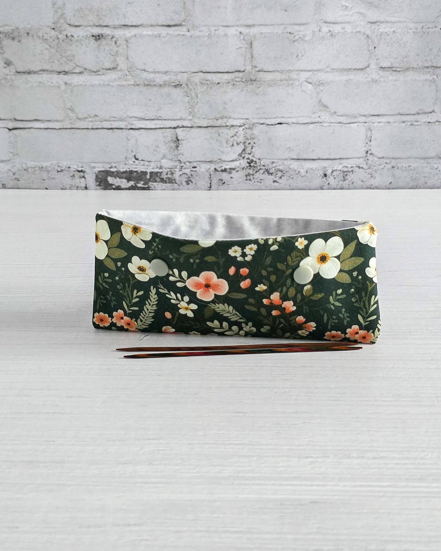 Nadelgarage 15 cm Mossy Blooms, handgenäht in Bayern von Nadelmikado