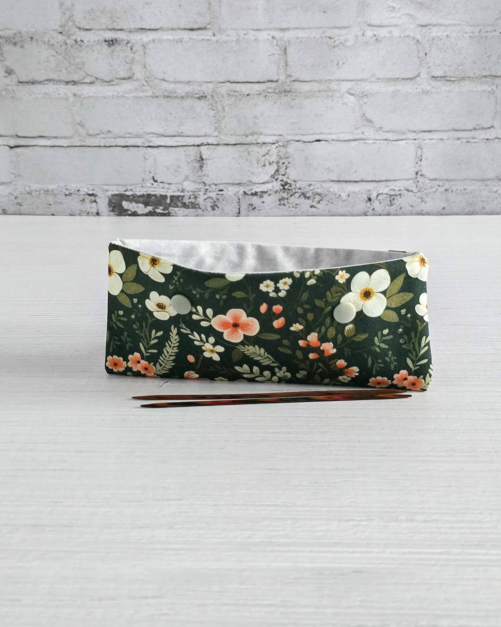 Nadelgarage 15 cm Mossy Blooms, handgenäht in Bayern von Nadelmikado